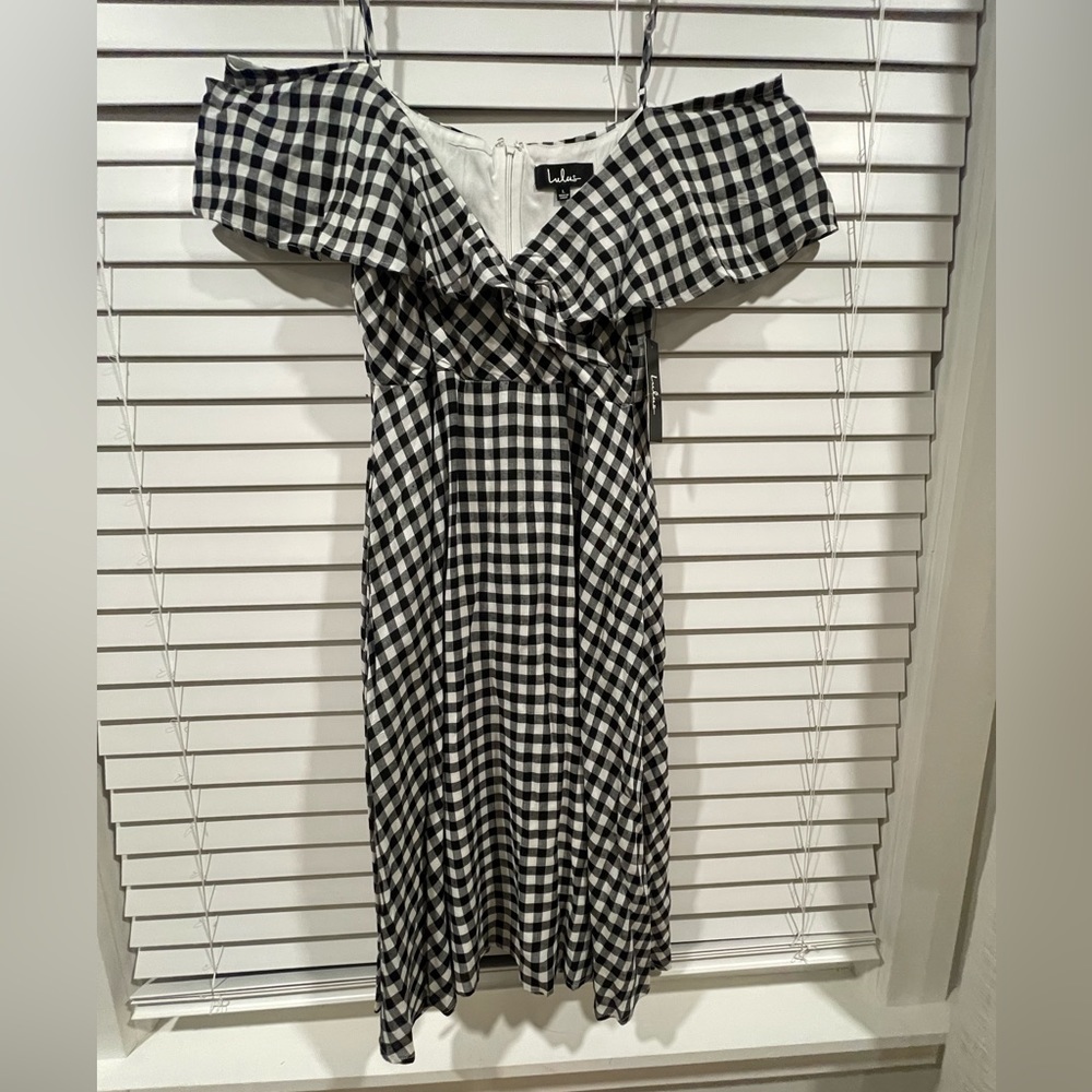 Lulu’s off the shoulder black gingham midi dress XL